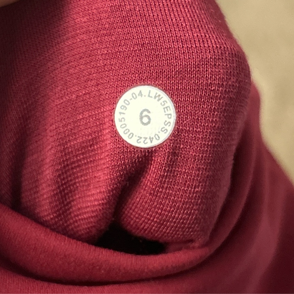 rose colored lululemon leggings size 6 (fit a bit tighter) - Picture 4 of 4